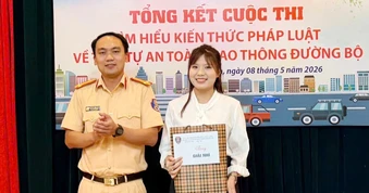 Gần 15.000 người tham gia thi tìm hiểu luật giao thông ở Hưng Yên