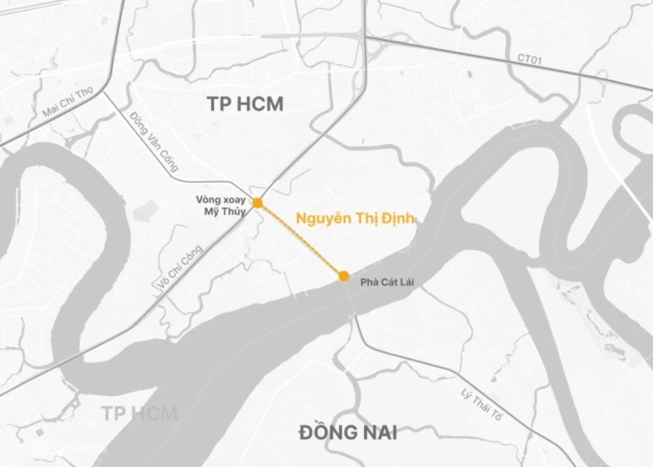 Gần 200 trụ điện chắn giữa đường nối nút giao lớn nhất TP HCM