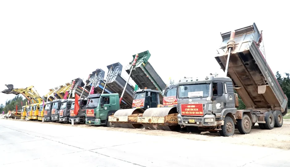 Gia Lai khởi công dự án đường kết nối không gian ven biển hơn 2.600 tỷ đồng Gia Lai khởi công dự án đường kết nối không gian ven biển hơn 2.600 tỷ đồng