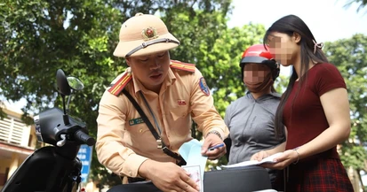 Giao xe máy cho con chưa đủ tuổi, nhiều phụ huynh bị CSGT xử phạt
