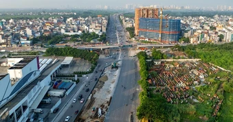Hà Nội cấm ô tô quay đầu, rẽ trái trên đường Cổ Linh giờ cao điểm