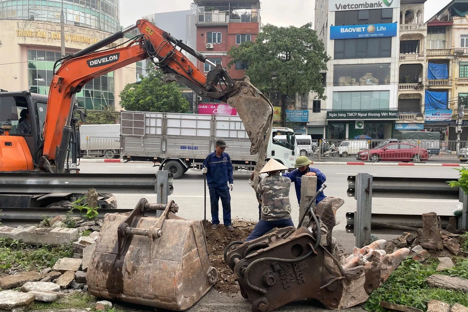 Hà Nội đóng hàng chục lối đi tự mở cắt ngang tuyến đường sắt Bắc - Nam Hà Nội đóng hàng chục lối đi tự mở cắt ngang tuyến đường sắt Bắc - Nam