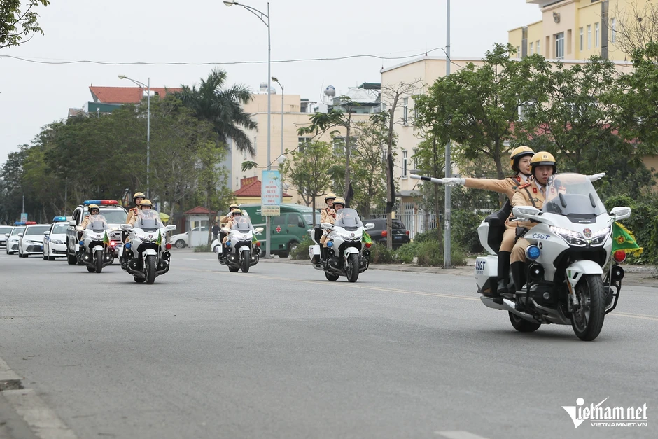 Hà Nội phân luồng, cấm phương tiện tại nhiều tuyến đường trong 3 ngày Hà Nội phân luồng, cấm phương tiện tại nhiều tuyến đường trong 3 ngày