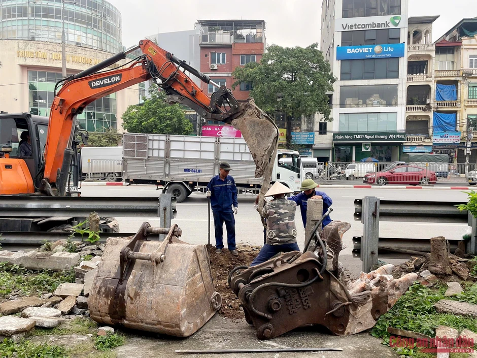 Hà Nội quyết tâm xóa bỏ lối đi tự mở qua đường sắt, bảo đảm ATGT Hà Nội quyết tâm xóa bỏ lối đi tự mở qua đường sắt, bảo đảm ATGT