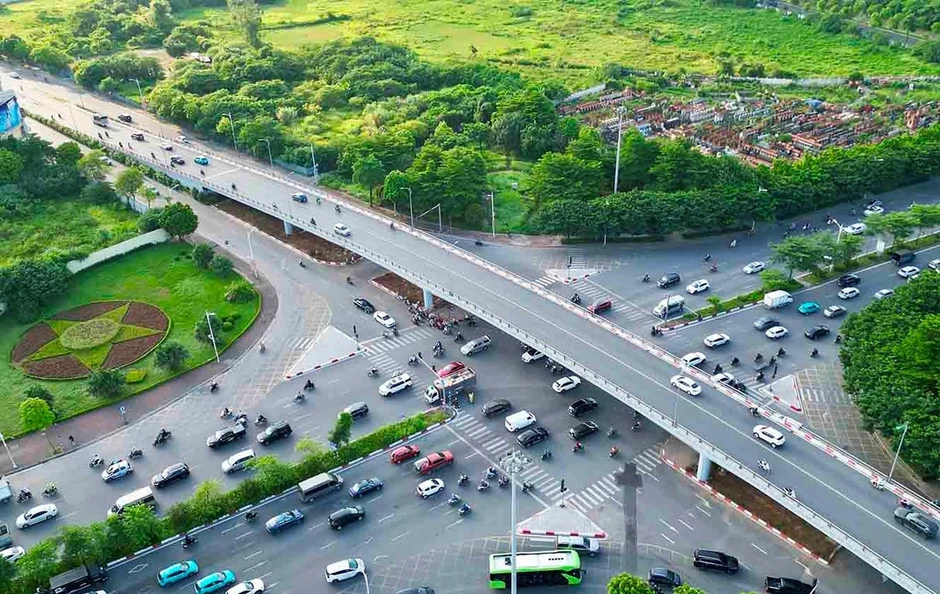 Hà Nội rào chắn nút giao Cổ Linh - Đàm Quang Trung để thi công hầm chui Hà Nội rào chắn nút giao Cổ Linh - Đàm Quang Trung để thi công hầm chui