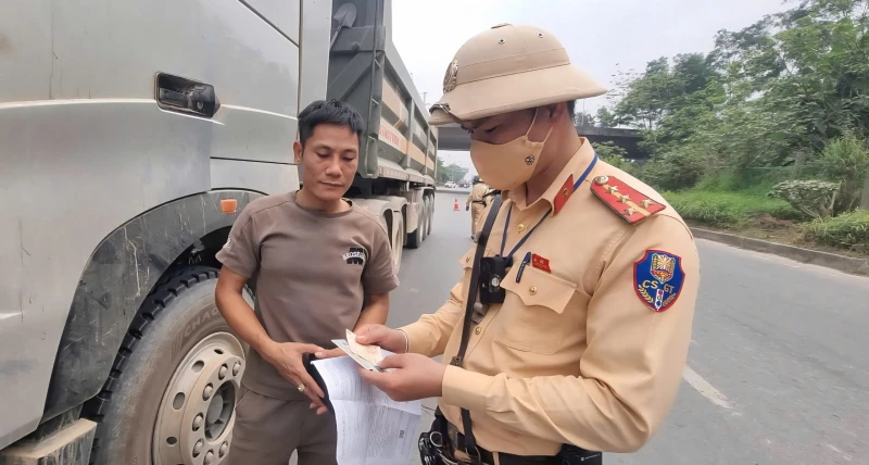 Hà Nội: Siết chặt quản lý xe có trọng tải lớn Hà Nội: Siết chặt quản lý xe có trọng tải lớn