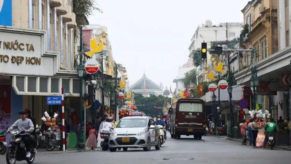 Hà Nội xem xét chưa cấm xe máy chạy xăng ở vùng lõi của Vành đai 1 Hà Nội xem xét chưa cấm xe máy chạy xăng ở vùng lõi của Vành đai 1