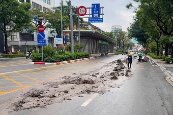 Hà Nội: Xử phạt tài xế xe ben làm rơi bùn kéo dài trên đường Láng Hạ
