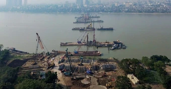 Hà Nội yêu cầu hoàn thành GPMB các dự án cầu vượt sông Hồng trước 30/6