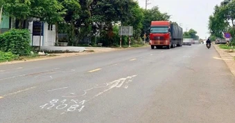 Hai xe máy đối đầu lúc rạng sáng, 3 người tử vong