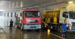 Hầm chui An Phú ngập sâu, huy động nhiều máy bơm để thoát nước