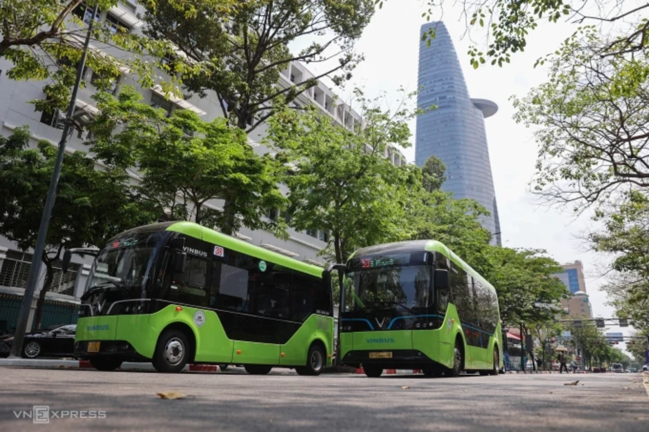 'Hệ thống xe buýt TP HCM quá mỏng, mới đáp ứng nhu cầu tối thiểu' 'Hệ thống xe buýt TP HCM quá mỏng, mới đáp ứng nhu cầu tối thiểu'