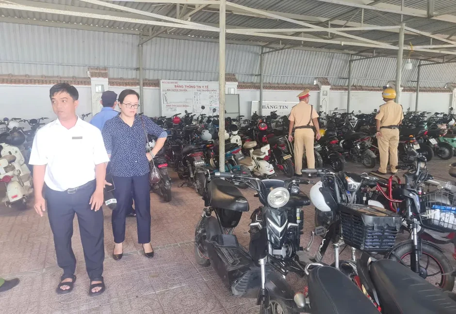 Học sinh đi xe đạp điện “độ”, tiềm ẩn nguy cơ mất an toàn giao thông Học sinh đi xe đạp điện “độ”, tiềm ẩn nguy cơ mất an toàn giao thông