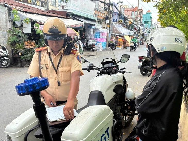 Hơn 23km đường sắt qua TP.HCM, Phòng PC08 đảm bảo an toàn như thế nào tại các điểm giao cắt? Hơn 23km đường sắt qua TP.HCM, Phòng PC08 đảm bảo an toàn như thế nào tại các điểm giao cắt?