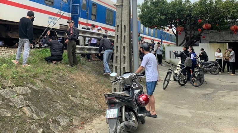 Huế quyết tâm đóng đường ngang tự mở trên tuyến đường sắt Bắc – Nam ngang qua Huế quyết tâm đóng đường ngang tự mở trên tuyến đường sắt Bắc – Nam ngang qua