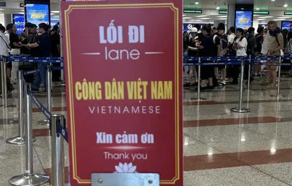 Khách Việt có làn nhập cảnh riêng tại sân bay Nội Bài Khách Việt có làn nhập cảnh riêng tại sân bay Nội Bài