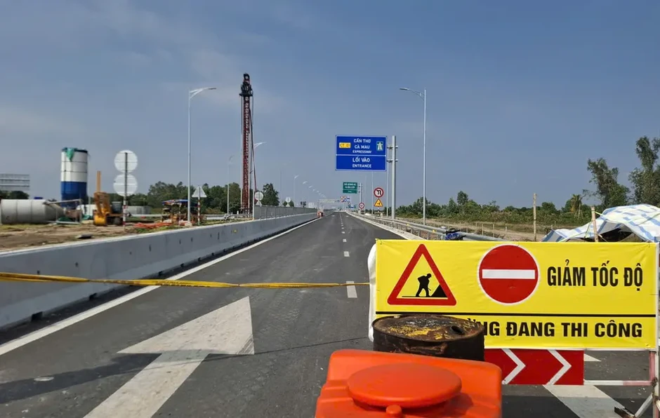 Khai thác tuyến cao tốc Hậu Giang - Cà Mau trước ngày 30-4 Khai thác tuyến cao tốc Hậu Giang - Cà Mau trước ngày 30-4