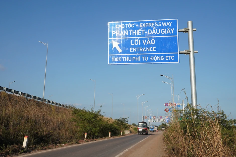 Lái xe áp dụng sai quy tắc ra, vào cao tốc bị phạt tới 6 triệu Lái xe áp dụng sai quy tắc ra, vào cao tốc bị phạt tới 6 triệu
