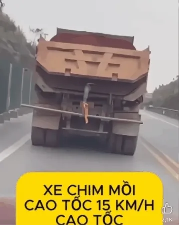 Lái xe tải bị gọi là "chim mồi" trên cao tốc bị phạt 23 triệu đồng Lái xe tải bị gọi là "chim mồi" trên cao tốc bị phạt 23 triệu đồng