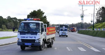 Lâm Đồng: Nghiêm cấm tự ý sử dụng còi, đèn, cờ hiệu dành cho xe ưu tiên
