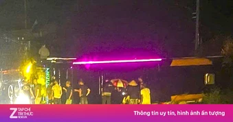 Lật xe khách chở 10 người trên quốc lộ