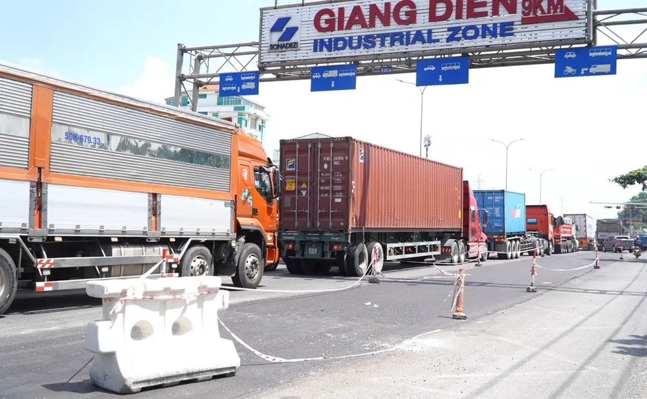 Liên tục ùn tắc trên quốc lộ 51 do tiến độ sửa chữa ì ạch Liên tục ùn tắc trên quốc lộ 51 do tiến độ sửa chữa ì ạch