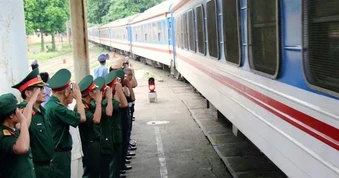 Miễn phí vé tàu cho thân nhân trong những chuyến tàu đưa hài cốt liệt sĩ trở về