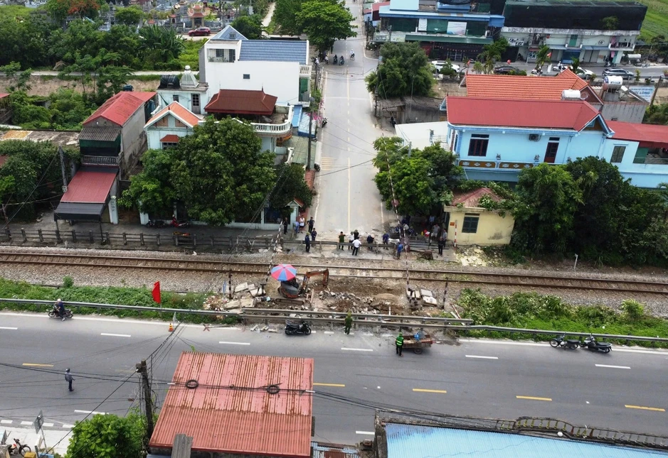 Mở rào thông xe toàn tuyến đường 560 tỷ đồng bị "đứt đoạn" ở Ninh Bình Mở rào thông xe toàn tuyến đường 560 tỷ đồng bị "đứt đoạn" ở Ninh Bình