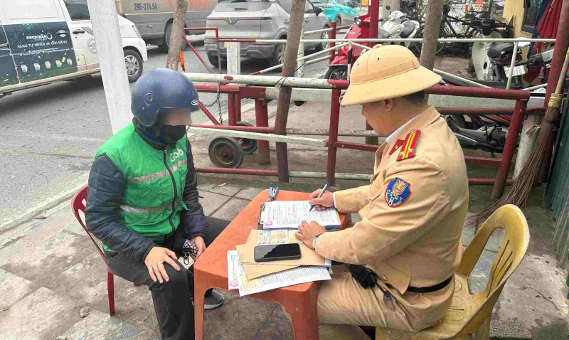 Một phút vội vàng băng qua đường sắt có thể nhận lại hậu quả nặng nề Một phút vội vàng băng qua đường sắt có thể nhận lại hậu quả nặng nề