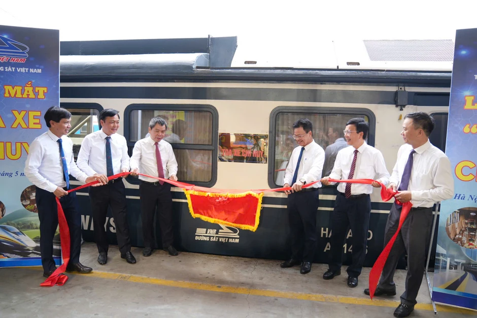Ngành đường sắt lần đầu đưa 'Sở chỉ huy di động' lên tàu Ngành đường sắt lần đầu đưa 'Sở chỉ huy di động' lên tàu