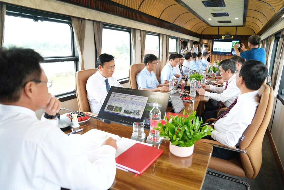 Ngành đường sắt lần đầu đưa 'Sở chỉ huy di động' lên tàu Ngành đường sắt lần đầu đưa 'Sở chỉ huy di động' lên tàu