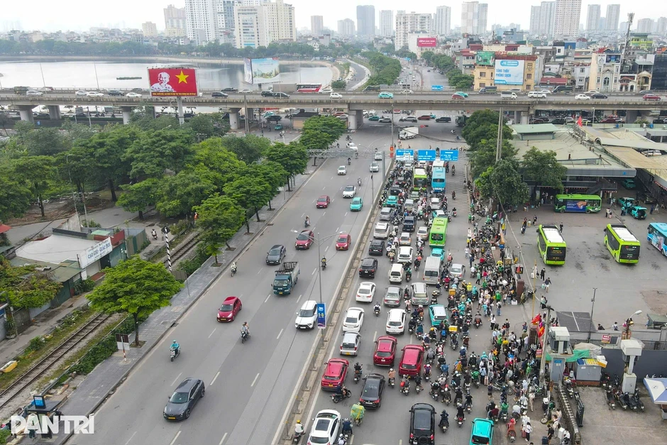 Ngày cuối kỳ nghỉ lễ 30/4: Giao thông nội thành Hà Nội thông thoáng Ngày cuối kỳ nghỉ lễ 30/4: Giao thông nội thành Hà Nội thông thoáng