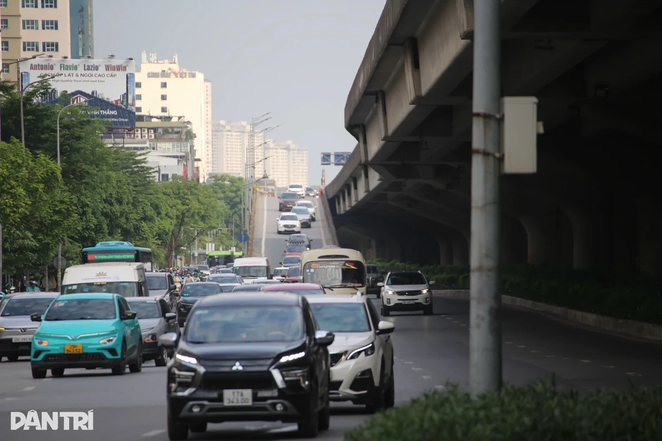 Ngày cuối kỳ nghỉ lễ 30/4: Giao thông nội thành Hà Nội thông thoáng Ngày cuối kỳ nghỉ lễ 30/4: Giao thông nội thành Hà Nội thông thoáng