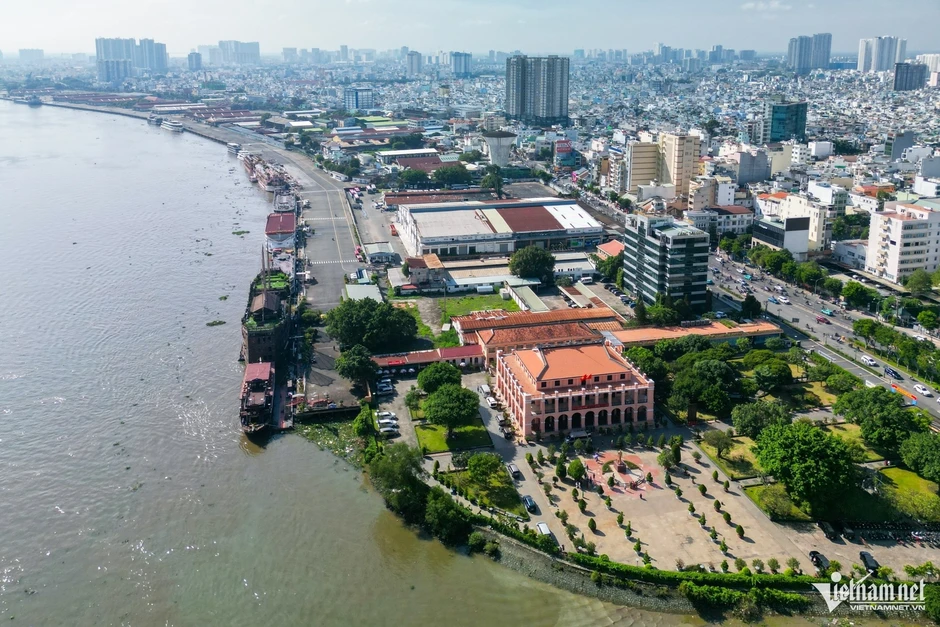 Nghiên cứu phương án làm đường sắt Bến Thành - Cần Giờ đi ngầm qua Nhà Rồng - Khánh Hội Nghiên cứu phương án làm đường sắt Bến Thành - Cần Giờ đi ngầm qua Nhà Rồng - Khánh Hội