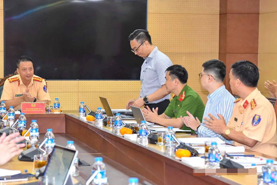 Nghiên cứu tổ chức hệ thống báo hiệu đường bộ đơn giản, dễ nhận biết Nghiên cứu tổ chức hệ thống báo hiệu đường bộ đơn giản, dễ nhận biết