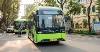 Người dân Hà Nội cần làm gì để nhận thẻ xe buýt miễn phí gắn chip?