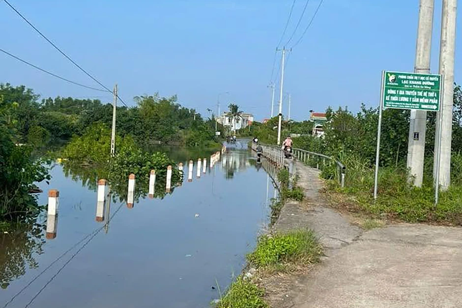 Người dân phản ánh cầu đang thi công xuất hiện vết nứt, đại diện UBND phường nói gì? Người dân phản ánh cầu đang thi công xuất hiện vết nứt, đại diện UBND phường nói gì?