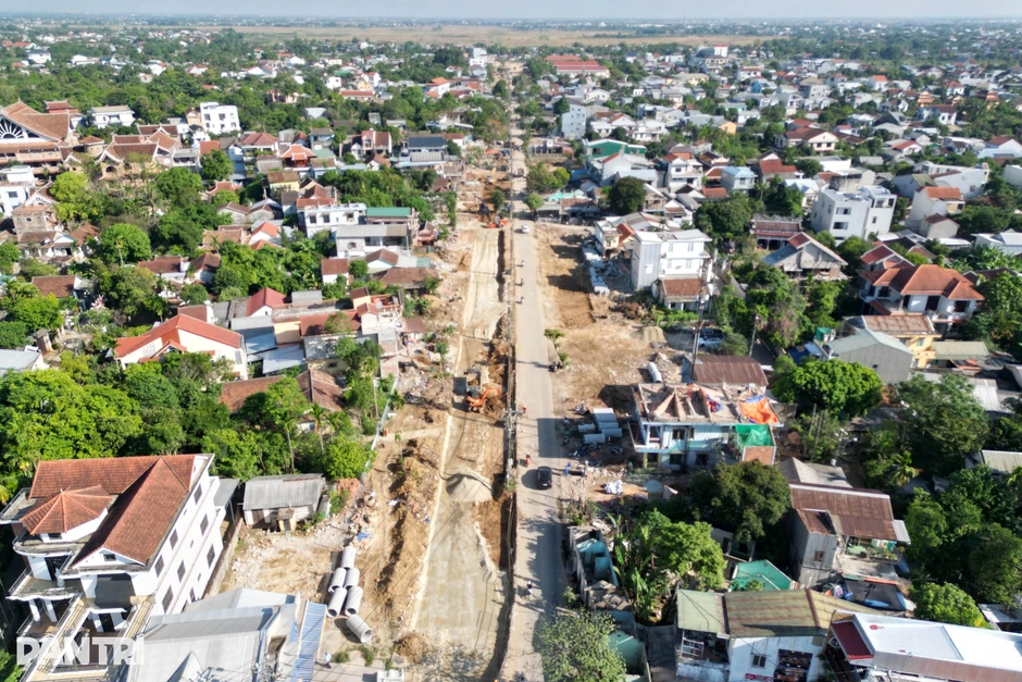 Người dân tháo dỡ biệt thự cổ hơn 100 năm tuổi, nhường đất mở rộng đường Người dân tháo dỡ biệt thự cổ hơn 100 năm tuổi, nhường đất mở rộng đường