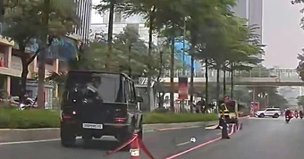 Người đi bộ tử vong sau va chạm với ô tô Mercedes G63 ở Hà Nội