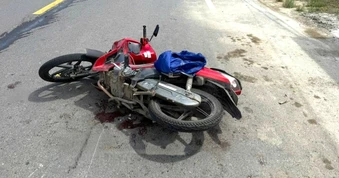 Người phụ nữ sang đường "như chốn không người" gây tai nạn nghiêm trọng