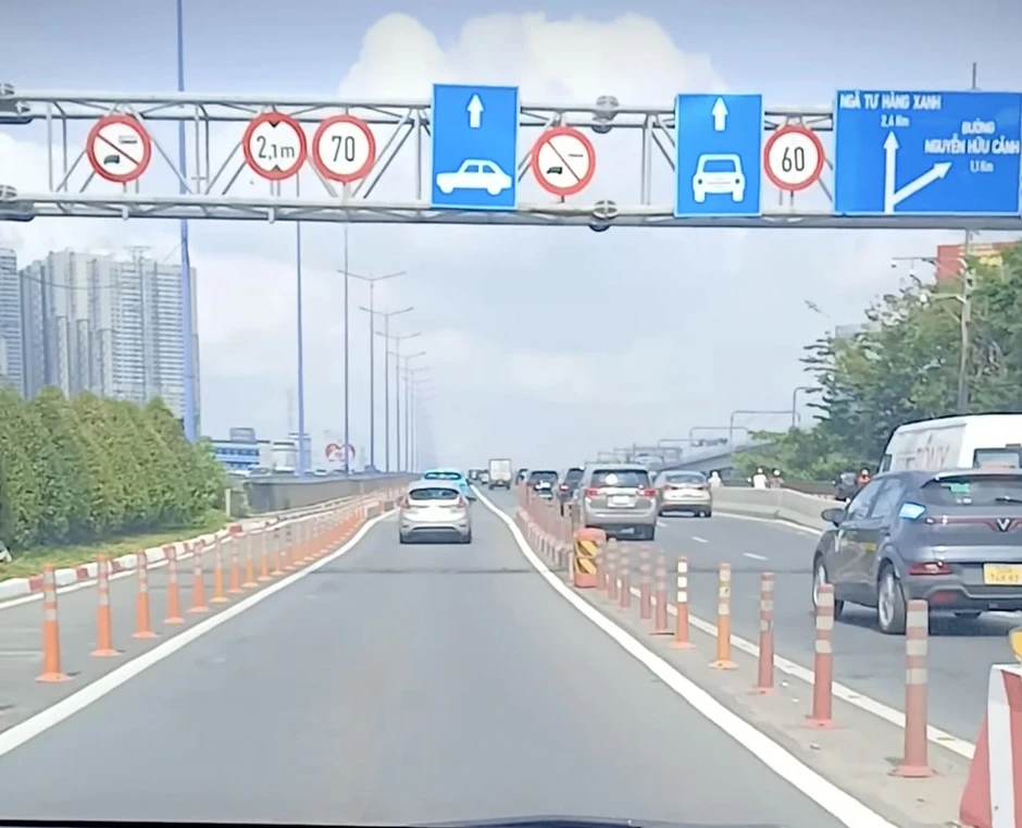 Nhầm xe bán tải là ô tô con, tài xế có thể bị phạt 22 triệu đồng Nhầm xe bán tải là ô tô con, tài xế có thể bị phạt 22 triệu đồng