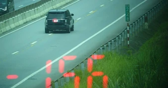 Nữ tài xế lái xe Land Rover chạy 156km/h trên cao tốc Nội Bài - Lào Cai