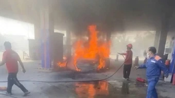 Ô tô cháy tại cây xăng khiến 2 thiếu niên tử vong đã phát nổ trước khi hỏa hoạn