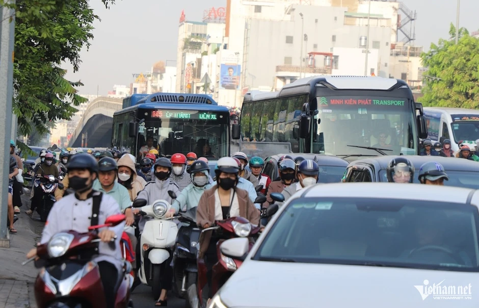 Ô tô khách trên 29 chỗ, xe tải hơn 1 tấn có thể bị cấm vào nội đô TPHCM từ 6h-22h Ô tô khách trên 29 chỗ, xe tải hơn 1 tấn có thể bị cấm vào nội đô TPHCM từ 6h-22h