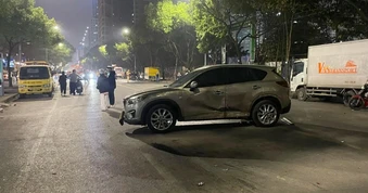 Ô tô tông liên hoàn nhiều phương tiện trên phố ở Hà Nội