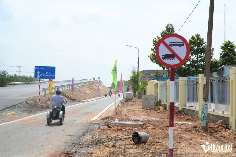 Ô tô từ TPHCM phải đi thêm 18km để vào cao tốc Biên Hòa - Vũng Tàu Ô tô từ TPHCM phải đi thêm 18km để vào cao tốc Biên Hòa - Vũng Tàu