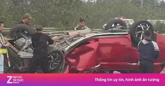 Ôtô con bị 'vò nát' trên cao tốc qua Ninh Bình