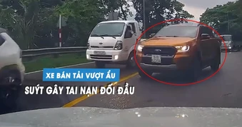 Phẫn nộ xe bán tải 'cướp làn' vượt ẩu trên đèo, bất chấp trời mưa đường trơn