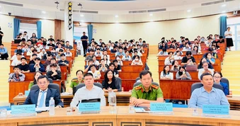Phát động chương trình “Sinh viên chung tay vì giao thông xanh”