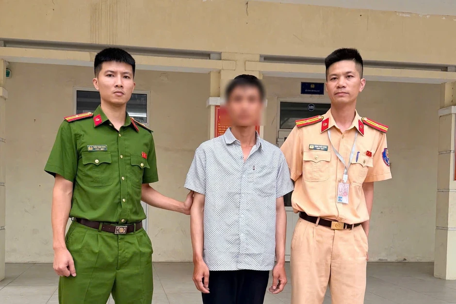 Phát hiện thí sinh sử dụng camera cúc áo để gian lận thi sát hạch lái xe Phát hiện thí sinh sử dụng camera cúc áo để gian lận thi sát hạch lái xe